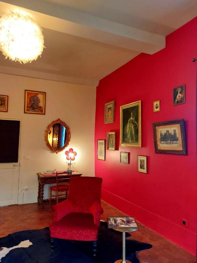 Le Prieure Hotel Noyers Bagian luar foto