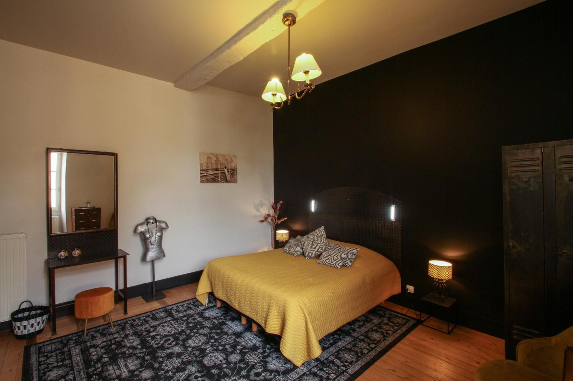 Le Prieure Hotel Noyers Bagian luar foto