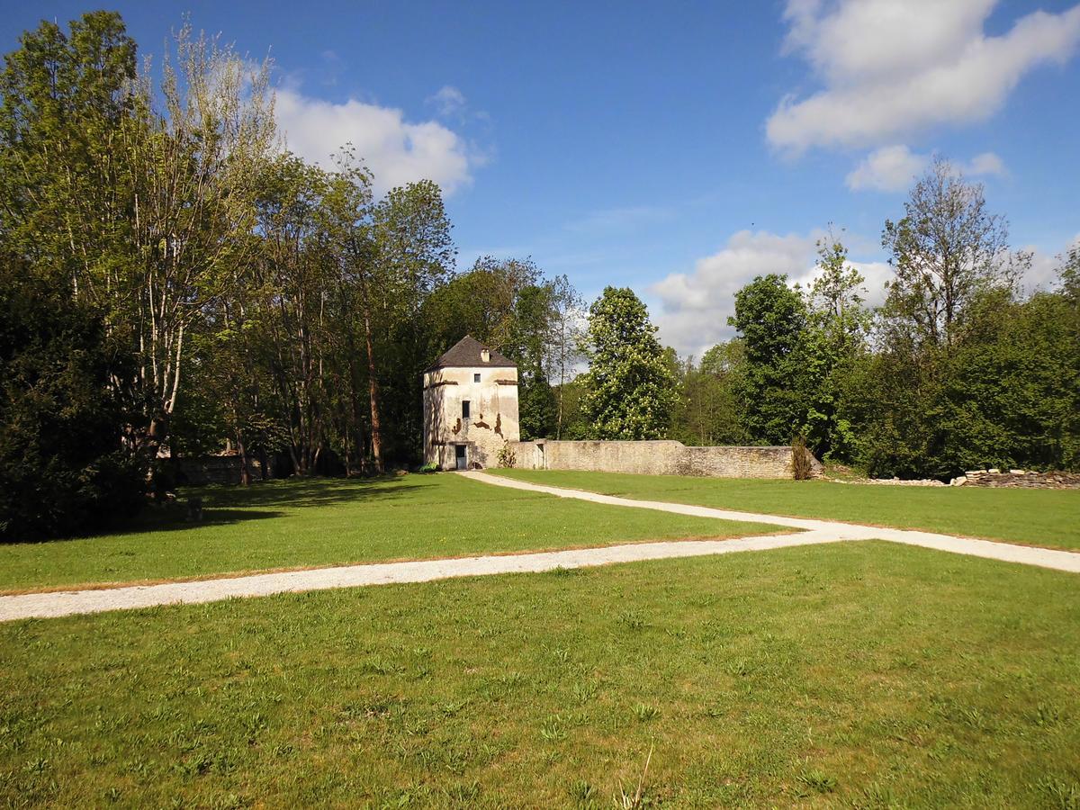 Le Prieure Hotel Noyers Bagian luar foto