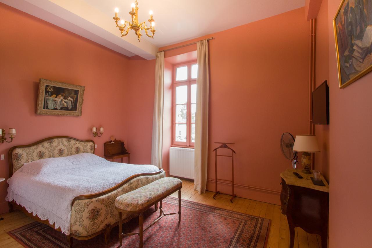 Le Prieure Hotel Noyers Bagian luar foto