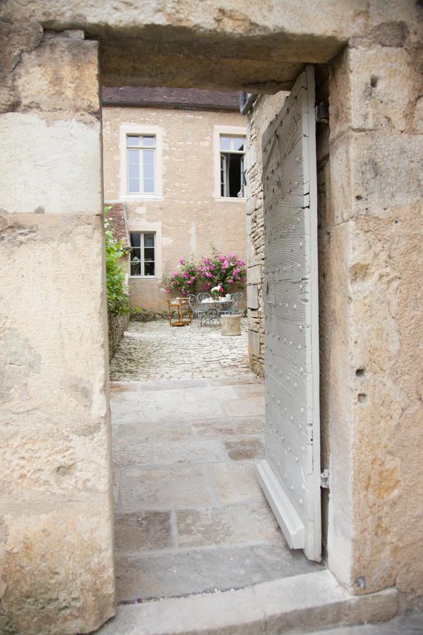 Le Prieure Hotel Noyers Bagian luar foto