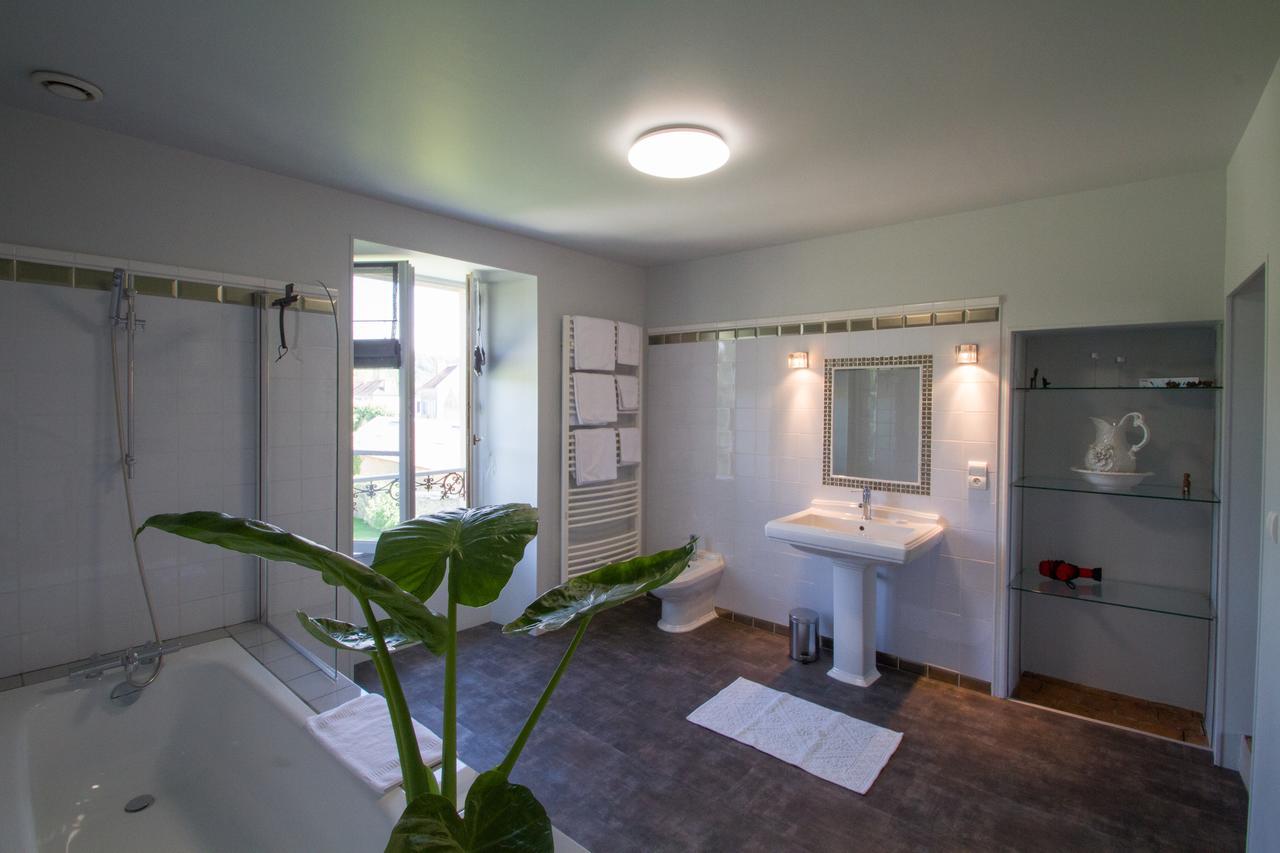 Le Prieure Hotel Noyers Bagian luar foto