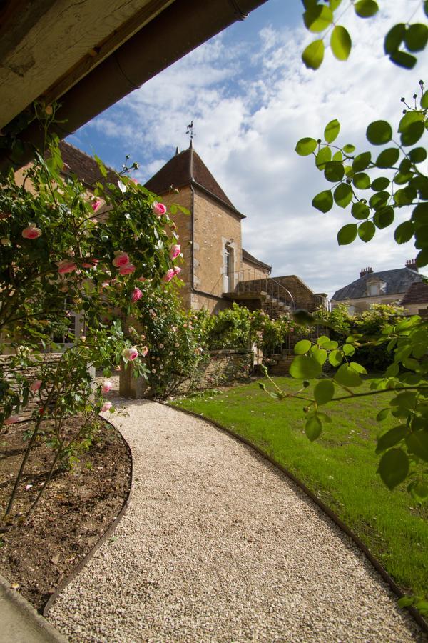 Le Prieure Hotel Noyers Bagian luar foto