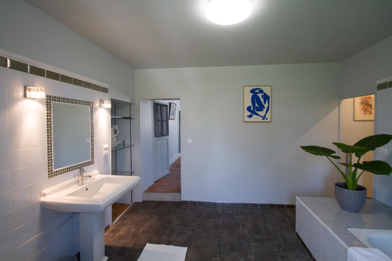 Le Prieure Hotel Noyers Bagian luar foto