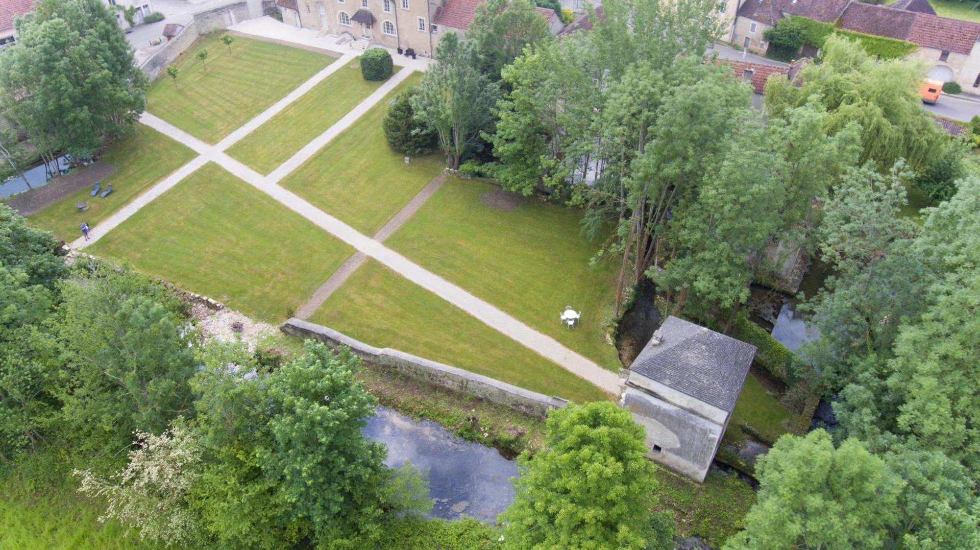 Le Prieure Hotel Noyers Bagian luar foto